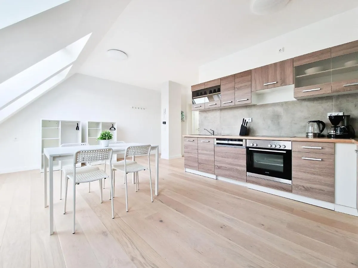 Raj Living - City Apartments With 1 Or 2 Rooms - 15 Min To Messe Dus And Old Town Dus Dusseldorf Germany
