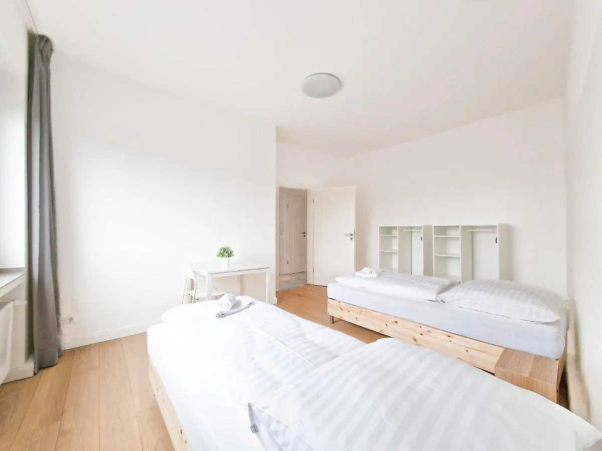Raj Living - City Apartments With 1 Or 2 Rooms - 15 Min To Messe Dus And Old Town Dus Dusseldorf Germany