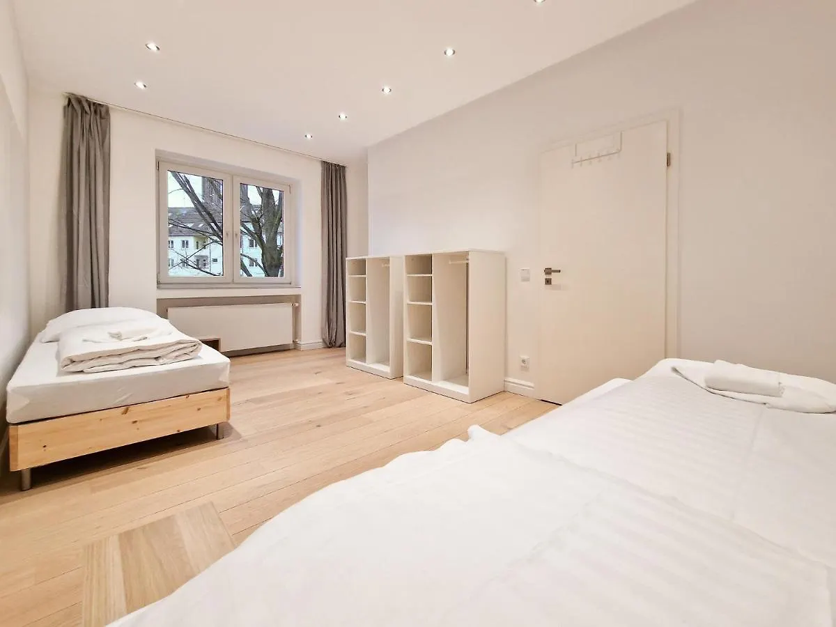 Raj Living - City Apartments With 1 Or 2 Rooms - 15 Min To Messe Dus And Old Town Dus Dusseldorf