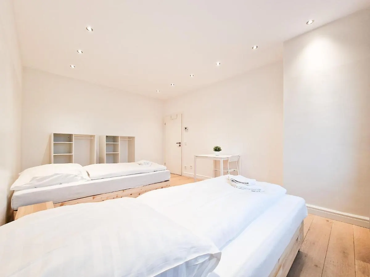 Raj Living - City Apartments With 1 Or 2 Rooms - 15 Min To Messe Dus And Old Town Dus Dusseldorf 0*,