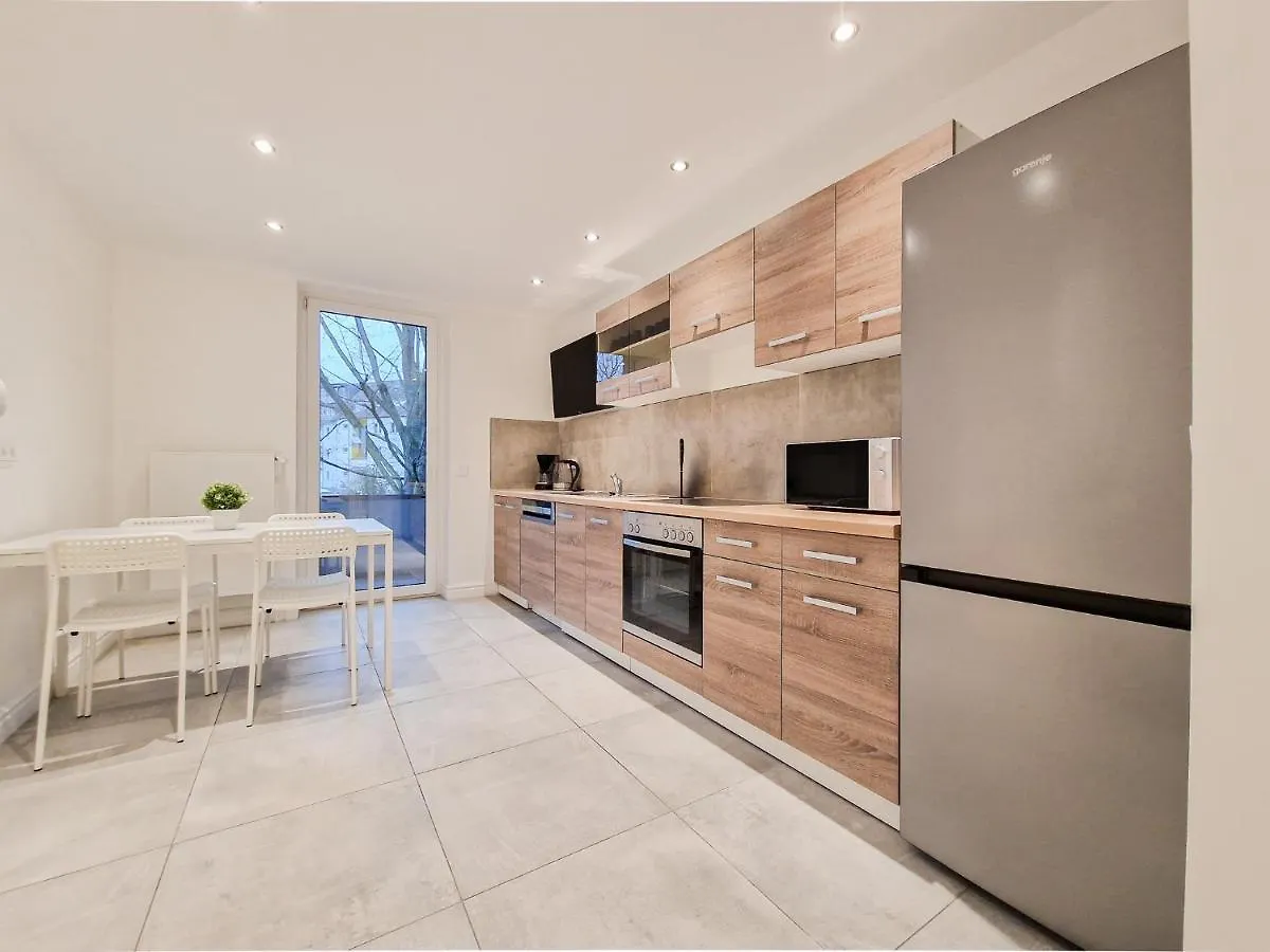 Raj Living - City Apartments With 1 Or 2 Rooms - 15 Min To Messe Dus And Old Town Dus Dusseldorf
