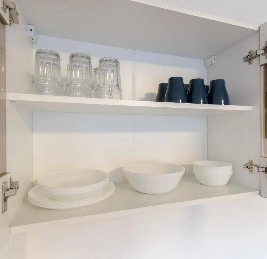 Raj Living - City Apartments With 1 Or 2 Rooms - 15 Min To Messe Dus And Old Town Dus Dusseldorf Germany