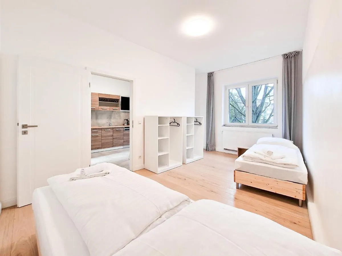 Raj Living - City Apartments With 1 Or 2 Rooms - 15 Min To Messe Dus And Old Town Dus Dusseldorf