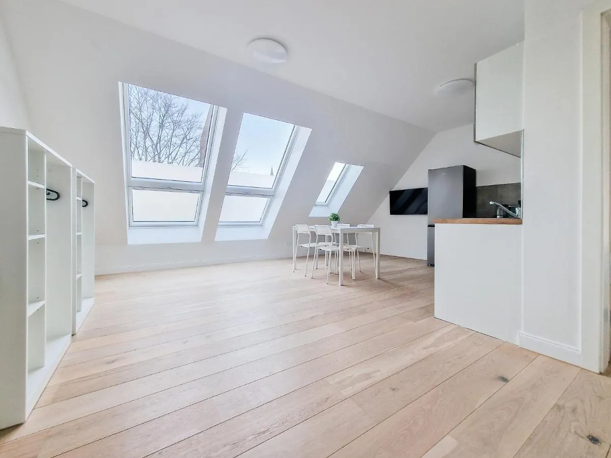 Raj Living - City Apartments With 1 Or 2 Rooms - 15 Min To Messe Dus And Old Town Dus Dusseldorf Germany