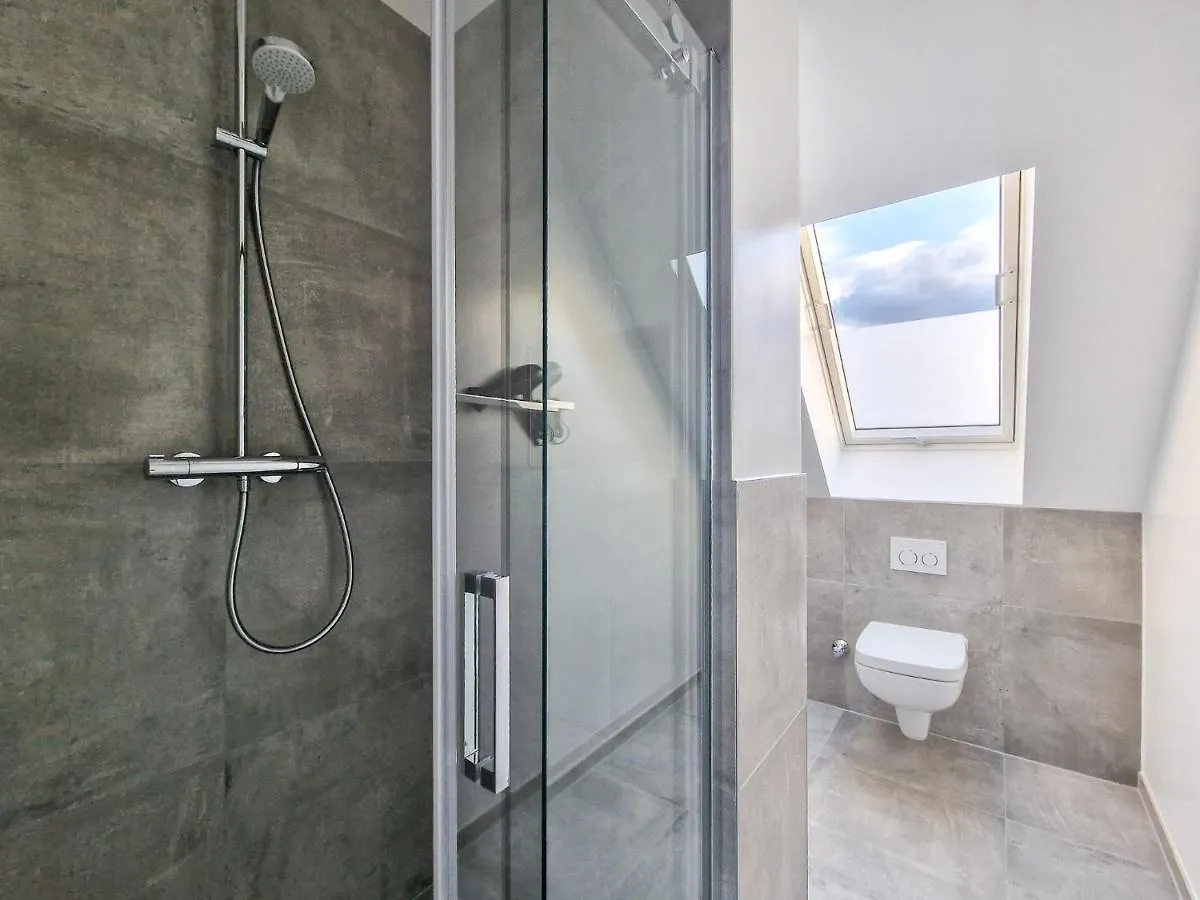 Raj Living - City Apartments With 1 Or 2 Rooms - 15 Min To Messe Dus And Old Town Dus Dusseldorf Germany